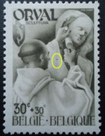 BELGIQUE N°557 V9 Trait Devant Le Nez Du Moine Sur La Manche De Gauche MNH** - 1931-1960