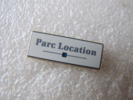 PIN'S    RENAULT  PARC  LOCATION  ARTHUS BERTRAND - Renault