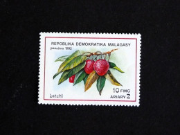 MADAGASCAR YT 1053 ** MNH - LETCHIS FRUIT - Madagascar (1960-...)