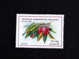 MADAGASCAR YT 1053 ** MNH - LETCHIS FRUIT - Madagascar (1960-...)