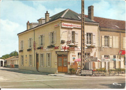 LA CHAUSSEE-sur-MARNE (51) Hôtel-Restaurant Tabac "LE RELAIS" , Route Nationale N° 44  CPSM  GF - Autres & Non Classés