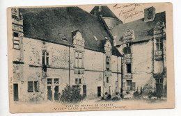 53 . Laval . Le Château . Cour D'Honneur - Laval