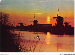 AKPP4-0337-MOULIN - HOLLAND - LAND OF WIND MILLS  - Windmills