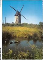 AKPP4-0301-MOULIN - LA VENDEE PITTORESQUE - UN VIEUX MOULIN  - Windmühlen