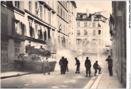 AKPP11-0830-MILITAIRE - LIBERATION DE PARIS - UN CHAR LECLERC EN ACTION  - Patriotic