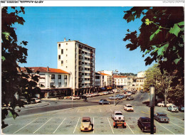 AKPP9-0769-AUTOMOBILE - DAX - LA NOUVELLE PLACE - AU FOND LA FONTAINE ET L'HOTEL SPLENDID  - Autres & Non Classés