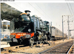 AKPP7-0554-TRAIN - CHEMINS DE FER REGIONAUX ET URBAINS - TRAIN SPECIAL F-AC-S EN GARE D'AMIENS EN 1979 - Trains