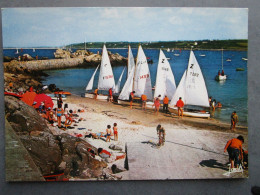 CP 29  Finistère PLOUGUERNEAU  - Le  Port De SAINT MICHEL Dans L'anse De Correjou , Voiliers Du Club Nautique  1970 - Plouguerneau