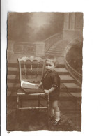 CPA    , ENFANT ET CHAISE - Portraits