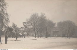 Q24-47) AGEN - CARTE PHOTO - LA PLATE FORME ET LA PREFECTURE PAR TEMPS DE NEIGE LE 8 FEVRIER  1900  - (2 SCANS) - Agen