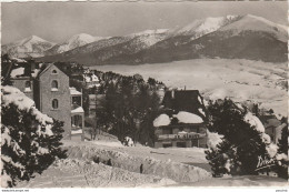  Q16-66) FONT ROMEU - LES CHALETS ET LA CHAINE DES PYRENEES - (OBLITERATION DE 1950 - 2 SCANS - Autres & Non Classés