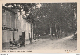 Q5-47) NERAC - BOULEVARD JEAN DARLAN ET FOIRAIL - (ANIMEE - HOTEL DU LION D'OR - HABITANTS - 2 SCANS) - Nerac