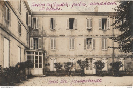 R19-33) BORDEAUX - CARTE PHOTO - PENSIONNAT  NOTRE  DAME DE LORETTE - COUR DU PENSIONNAT  - (2 SCANS) - Bordeaux