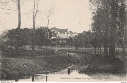 R15-41) CHAILLES - CHATEAU DE LA PIGEONNIERE , PRES VILELOUET - (ANIMEE - PERSONNAGE AVEC UNE BROUETTE - 2 SCANS) - Autres & Non Classés