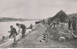 75) PARIS - BERGES DE LA SEINE - CONSTRUCTION D'UN BAS PORT - QUAI D'AUSTERLITZ + DOS PUB LAIT D'APPENZELL - (2 SCANS) - La Seine Et Ses Bords