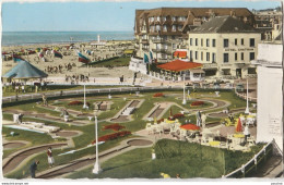 R2-14) TROUVILLE (CALVADOS)  LA REINE DES PLAGES - LE GOLF MINIATURE - CORRESPONDANCE AU DOS DU 10/8/1953 - 2 SCANS) - Trouville