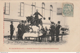 R1-49) SAUMUR -  DERNIER CONVIVE OU LE DEJEUNER INTERROMPU  - Saumur