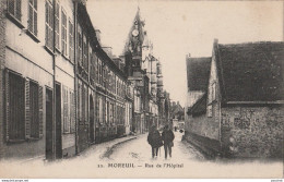 R23-80) MOREUIL (SOMME) RUE DE L'HOPITAL - (ANIMEE - HABITANTS - 2 SCANS) - Moreuil