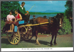 PC 407 Cardall- On An Irish Jaunting Car In The Emerald Isle,Ireland. Attelage,cheval,touristes.unused - Sonstige & Ohne Zuordnung