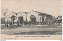 S21-47) CASTELJALOUX - USINE METALLURGIQUE GILLET - SORTIE DES ATELIERS - ( ANIMEE - OUVRIERS -  2 SCANS ) - Casteljaloux