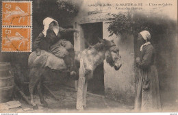 S13-17) ILE DE RE - SAINT MARTIN DE RE - L ' ANE EN CULOTTE - RETOUR DES CAMPS - ( ANIMEE - COUPLE DE MARTINAISES )) - Saint-Martin-de-Ré