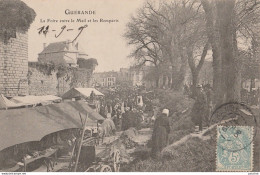 S11-44) GUERANDE - LA FOIRE ENTRE LE MAIL ET LES REMPARTS - ( TRES ANIMEE - HABITANTS - ETALS ) - Guérande