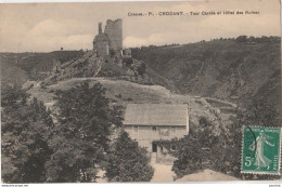 S7-23) CROZANT (CREUSE) TOUR CARREE ET HOTEL DES RUINES    - Crozant