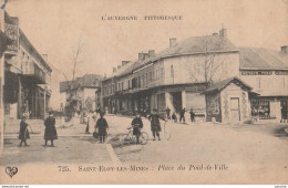 S4-63) SAINT ELOY LES MINES (PUY DE DOME) PLACE DU POID DE LA VILLE - (ANIMEE - HABITANTS -  2 SCANS ) - Saint Eloy Les Mines