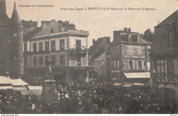 S3-56) PONTIVY (MORBIHAN ) FOIRE DES GAGES LE 1ER MARS SUR LA PLACE AUX LEGUMES - (2 SCANS) - Pontivy