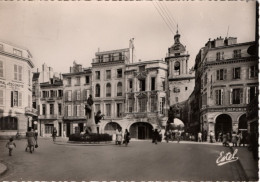 LA ROCHELLE - La Porte De La Grosse Horloge Et La Statue Fromentin - La Rochelle