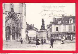 F-10-Arcis Sur Aube-02P65  Place De La République, Portail De L'église Et Statue De Danton, Commerces, Animation, Cpa BE - Arcis Sur Aube