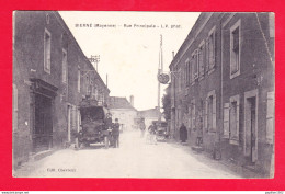 F-53-Bierne-01A71  La Rue Principale, Hôtel, Vieil Autobus, Cpa  - Autres & Non Classés