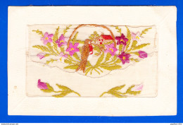 Brodée-41P65  Carte Finement Brodée, Une Petite Maison, Un Oiseau, Des Fleurs, Rabat, Petite Carte Bonne Année - Bestickt