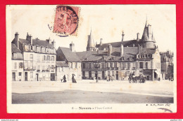 F-58-Nevers-17PH31  La Place Carnot, Animation, Attelage, Cmmerces, Cpa  - Nevers