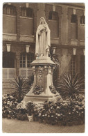 14  Lisieux - Statue De Sainte Therese  Dans La Cour De La Chapelle Du Carmel - Lisieux