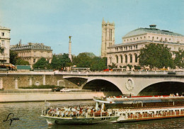 PARIS - La Place Du Châtelet - Squares