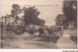 CAR-ABDP7-64-0733 - BAYONNE - UN COIN DES ANCIENS REMPARTS - Bayonne