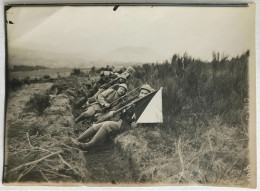 Photo Ancienne - Snapshot - Militaire - 1ère Guerre Mondiale - Poilus - Tranchées - Fusil Baïonnette Fanion Drapeau -WW1 - Krieg, Militär