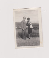 Snapshot Couple Avec Bébé Gex Col De La Faucille 19 Mai 1947 - Lieux