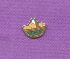 Rare Petit Pins Moulin De La Bruyere Panier D'Oeufs K658 - Villes