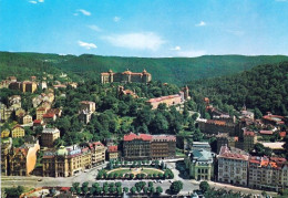 1 AK Tschechien * Blick Auf Die Stadt Karlovy Vary - Luftbildaufnahme - Seit 2021 UNESCO-Weltkulturerbe * - Tchéquie