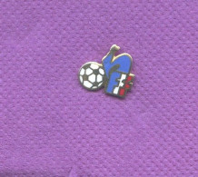 Rare Petit Pins Federation Francaise De Football Fff Coq Egf K674 - Football