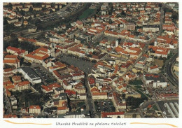 1 AK Tschechien * Blick Auf Die Stadt Uherské Hradiště (deutsch - Ungarisch Hradisch) - Luftbildaufnahme * - Tchéquie