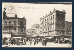 31. Toulouse.  Carrefour Bayard. Grands Magasins Du Capitole. Marchands Ambulants, Tramway, Passants. 1920 - Toulouse