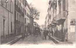 FR66 PERPIGNAN - Grand Bazar - La Rue Grande Saint Martin - Attelage Diligence  - Pub Bénédicte - Animée - Belle - Perpignan