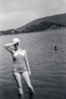 Vintage Foto Junge Frau Urlaub Am See - Pin-Ups