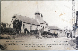 C. P. A. : 62 : BERGUENEUSE : L'Eglise Et Le Monument Aux Soldats Morts De La Guerre 1914-1918 - Sonstige & Ohne Zuordnung