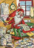 SANTA CLAUS CHRISTMAS Holidays Vintage Postcard CPSM #PAK801.GB - Santa Claus
