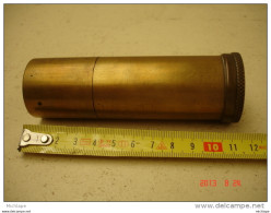 TRAVAIL DE POILU  . BRIQUET  HAUT DE 11cm  DIAMETRE 37mm TRES BON ETAT - 1914-18