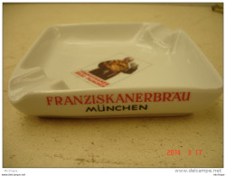 CENDRIER EN FAIENCE DE GERMANY   BIERRE  MUNCHEN  12cmX 12 TRES BON ETAT - Ashtrays